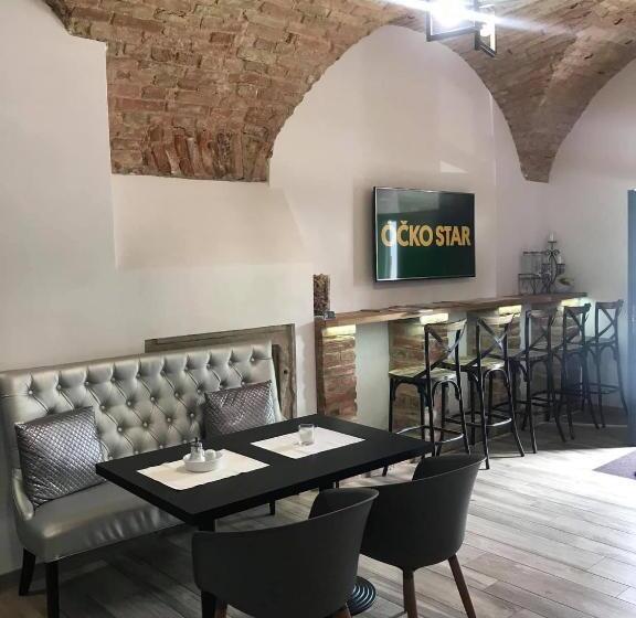 بنسيون 14dveří