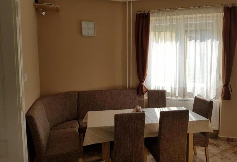 ペンション Dm Vendégház Villány