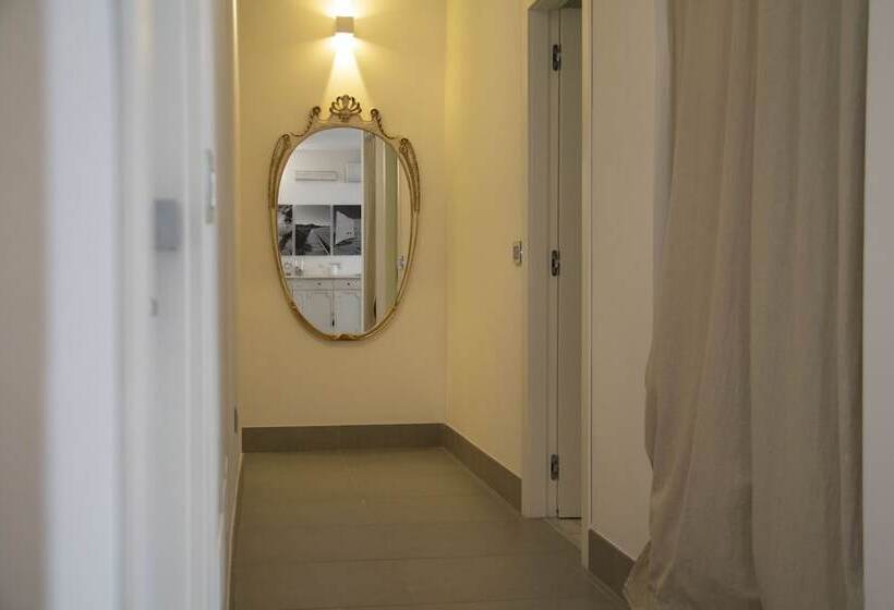 پانسیون Domu Ajaju Guest House