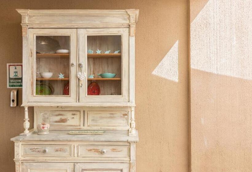 پانسیون Domu Ajaju Guest House