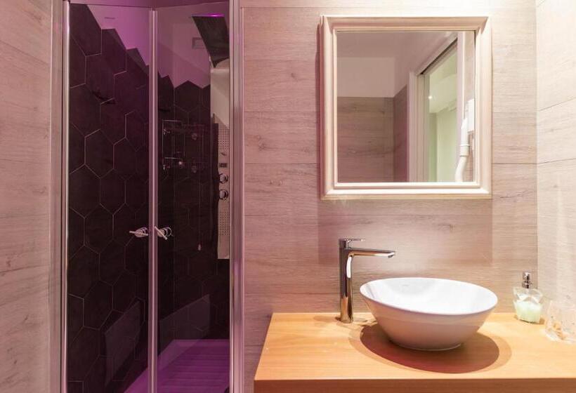 پانسیون Domu Ajaju Guest House