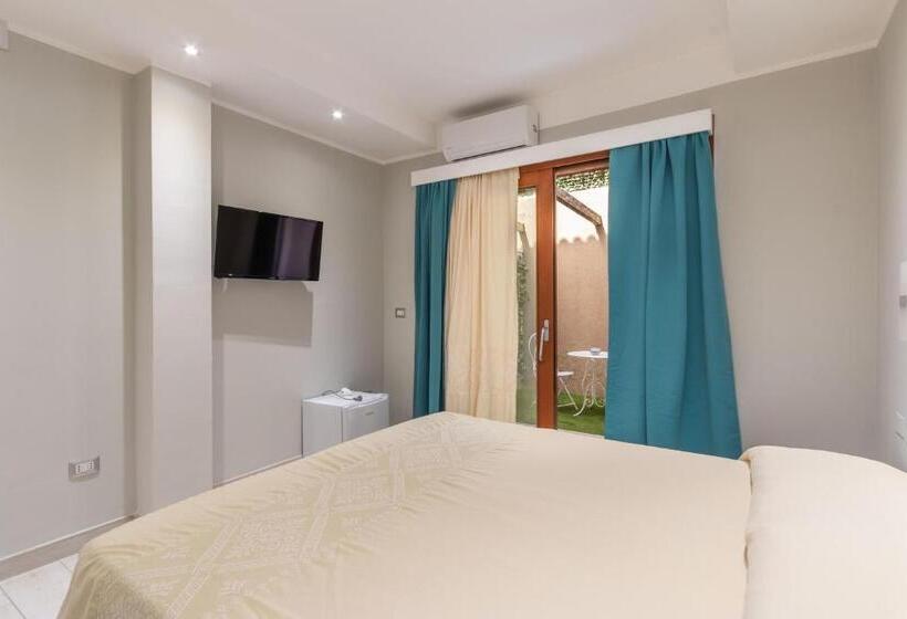 پانسیون Domu Ajaju Guest House