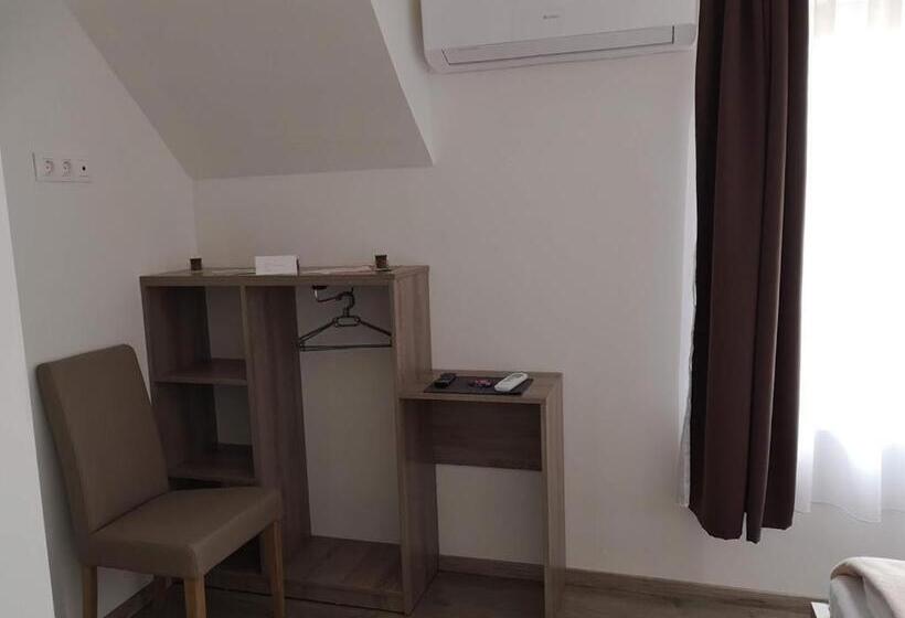 ペンション Rozé Vendégház