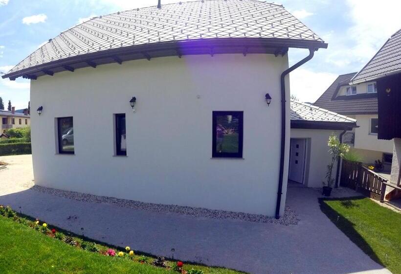 پانسیون The Jungle Apartments And Rooms