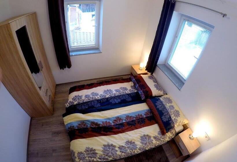 پانسیون The Jungle Apartments And Rooms