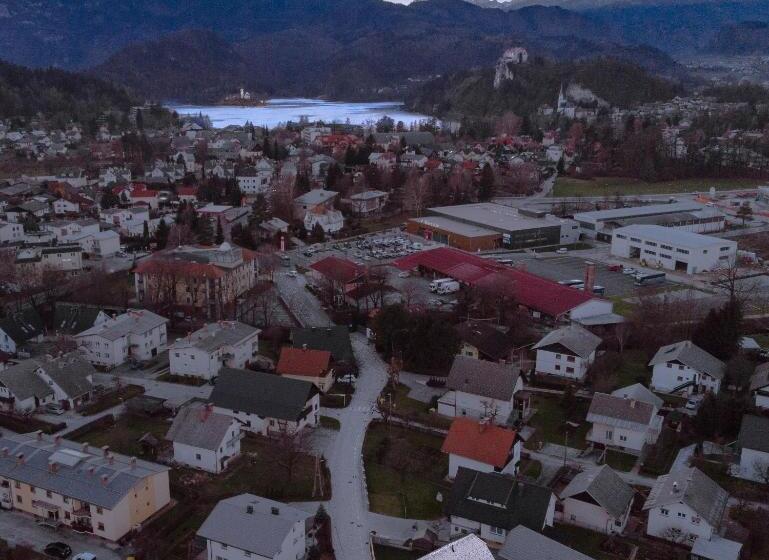 پانسیون The Jungle Apartments And Rooms