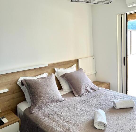 Pieds Dans L Eau, Tiuccia, Appartement 2 4 Pers