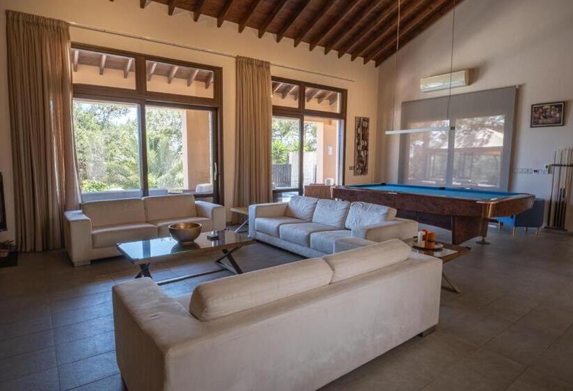 Pine And Olive Seahouse