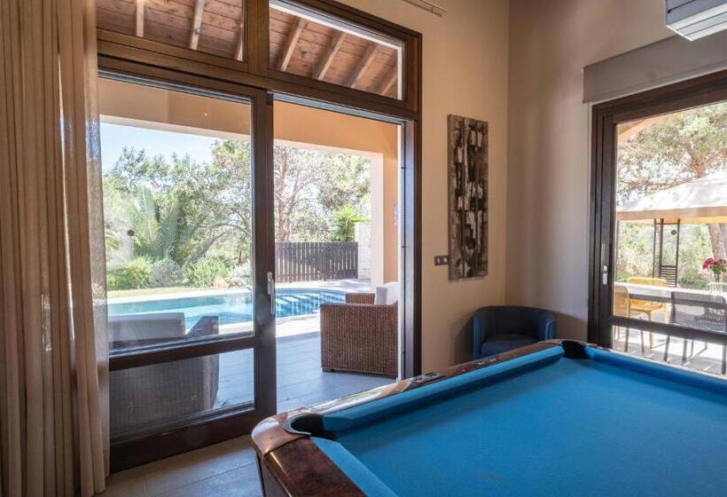 Pine And Olive Seahouse