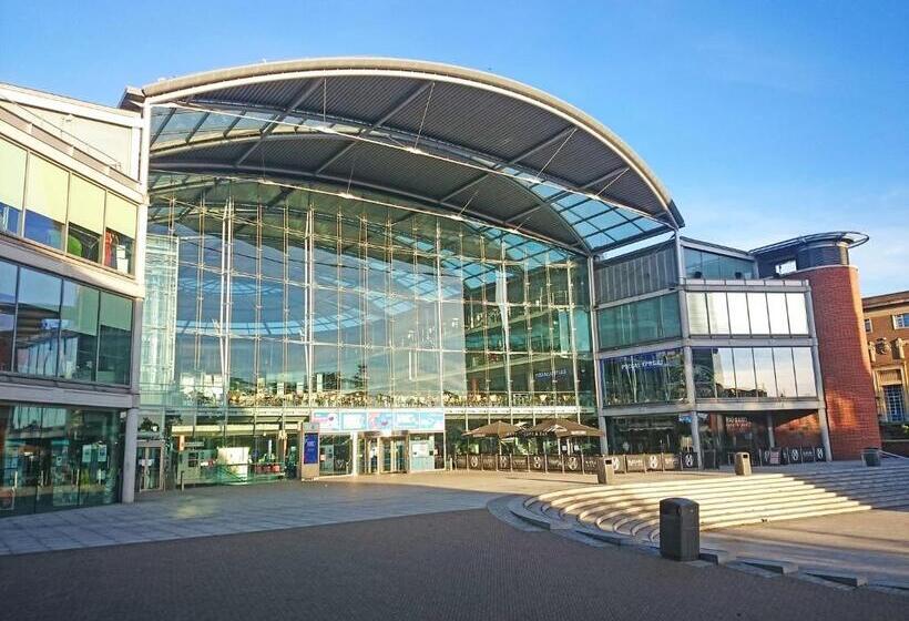 Stylish  2 Bed  Heart Of The City   Parking  Wi Fi  Award Winning  Grade Ii Listed