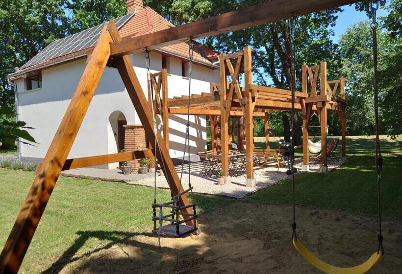 Tiszára Néző Heverésző   Lounger Overlooking The Tisza River