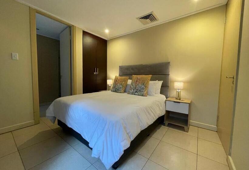 Umdloti   On The Beach! Private & Central. Sleeps 8