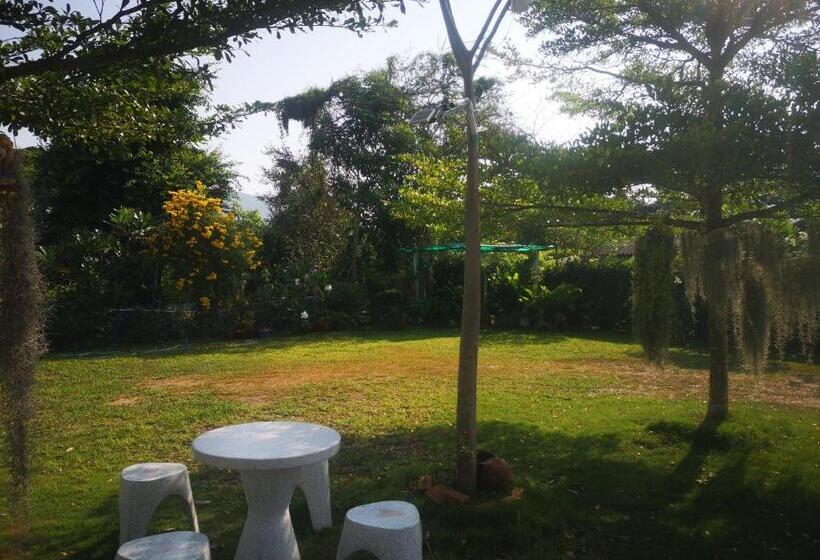 호스텔 บ้านในสวนรีสอร์ทbannnaisuan Resort