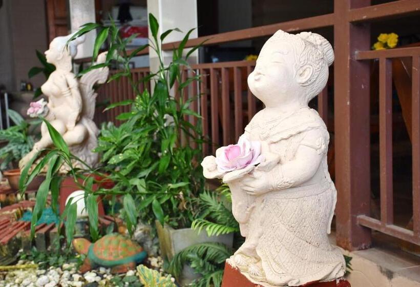 旅馆 Darunee Resort