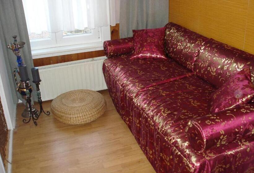 Bed and Breakfast Chez Ba Nus