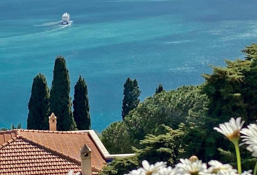 مبيت وإفطار Chiaro Di Luna