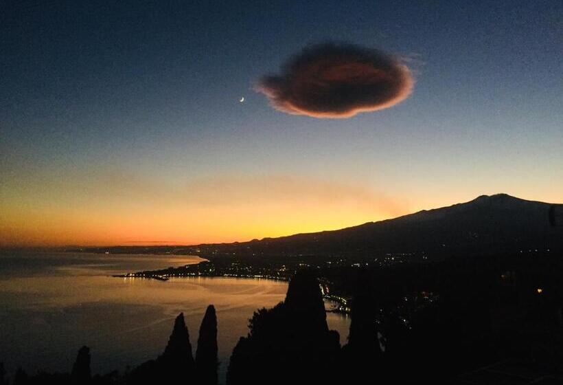 مبيت وإفطار Chiaro Di Luna