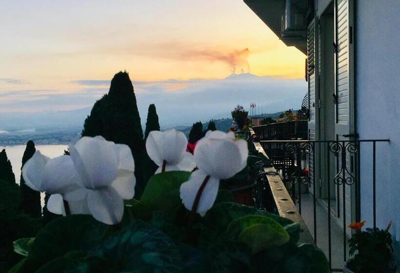 مبيت وإفطار Chiaro Di Luna