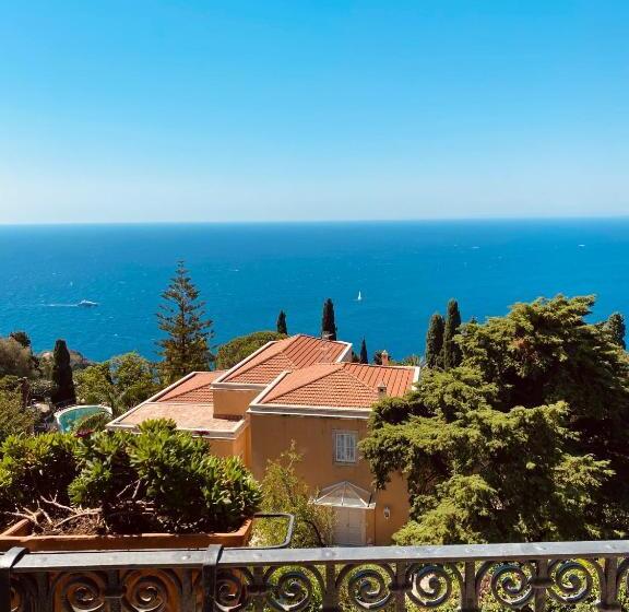 تختخواب و صبحانه Chiaro Di Luna