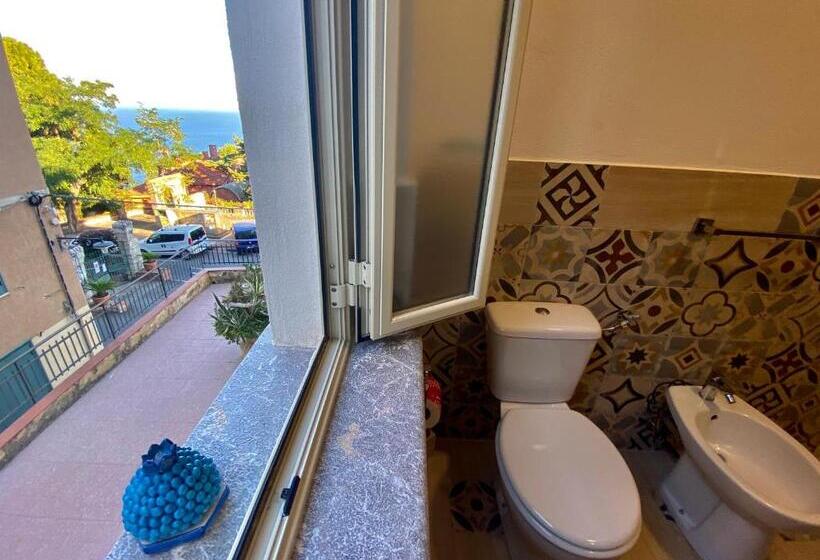 تختخواب و صبحانه Chiaro Di Luna