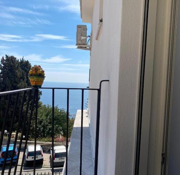 مبيت وإفطار Chiaro Di Luna