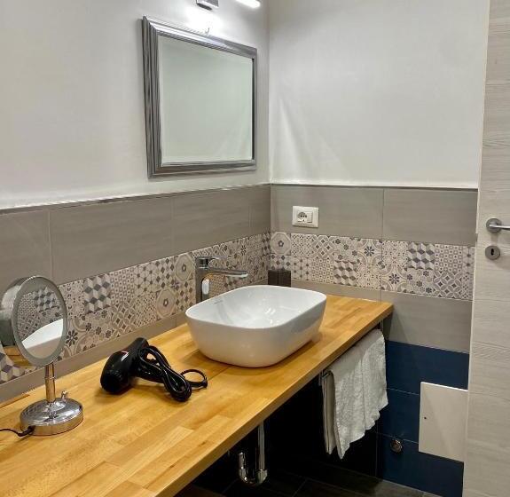 تختخواب و صبحانه Chiaro Di Luna