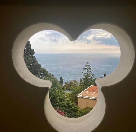 تختخواب و صبحانه Chiaro Di Luna