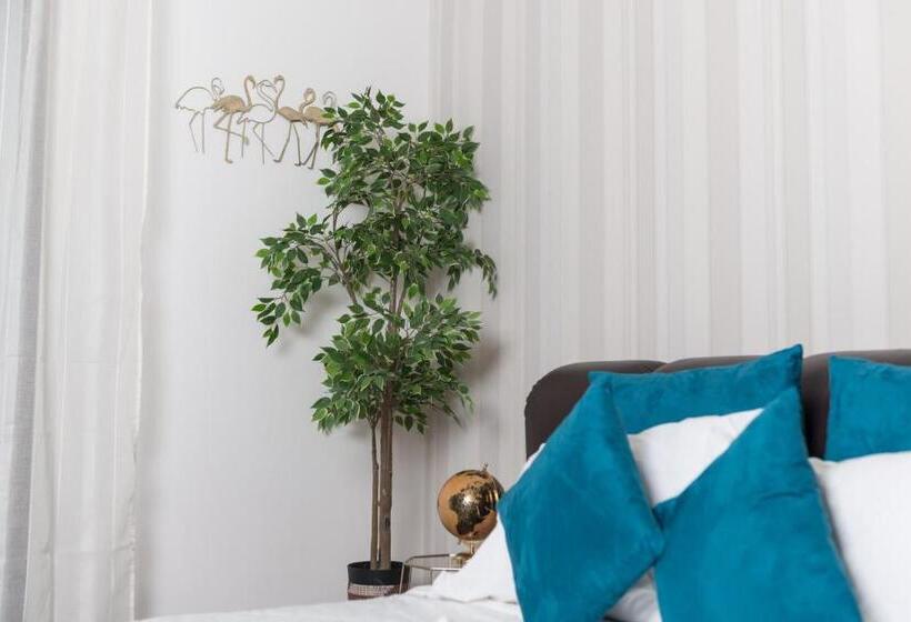تختخواب و صبحانه Suite Room