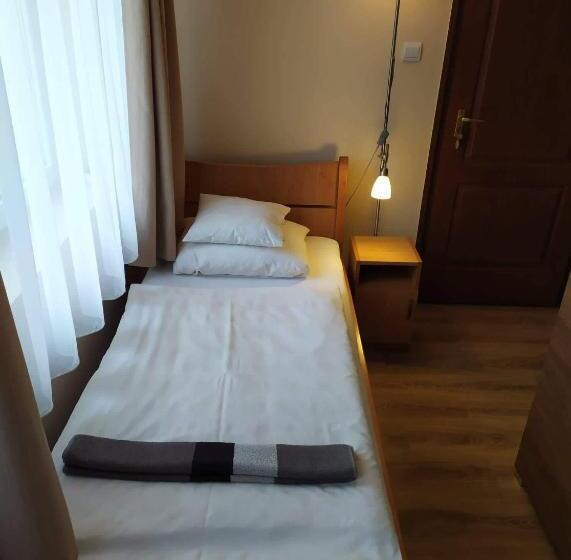 ベッドアンドブレックファースト Szilvia Panzió Gyomaendrőd