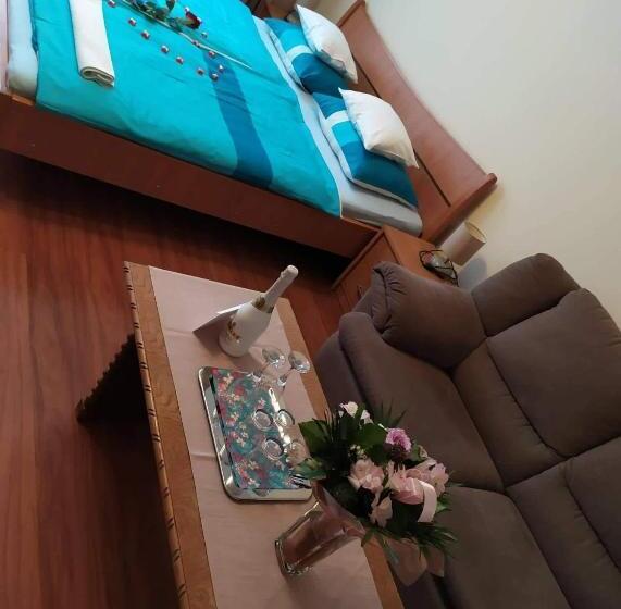 ベッドアンドブレックファースト Szilvia Panzió Gyomaendrőd