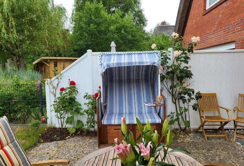 Ferienhaus Dhh Unsere Reetdachbude