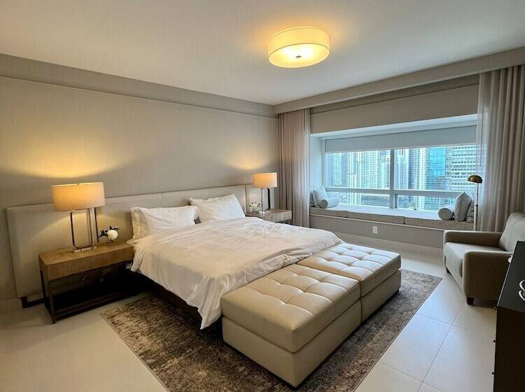 At 34th Floor! Condo W Views From The Heights 4s