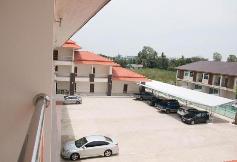 فندق Grand Place Resort