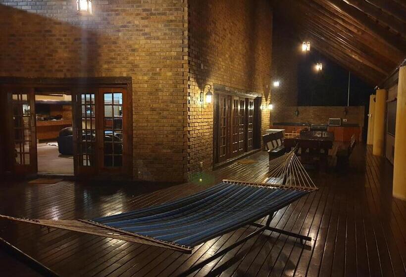 ホテル Tholo Private Game Lodge
