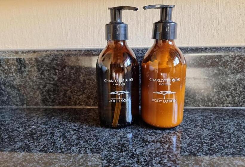 ホテル Tholo Private Game Lodge