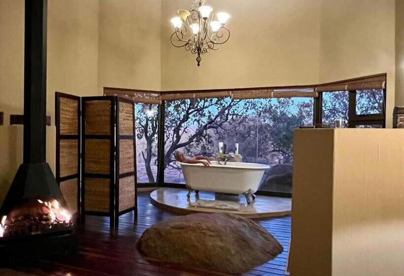 فندق Tholo Private Game Lodge