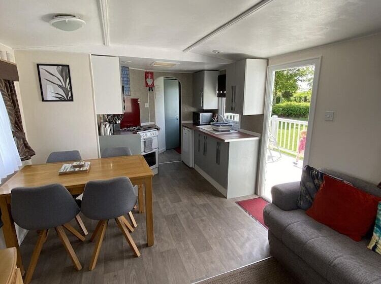 The Daxie 3 Bed Caravan In Butlins Skegness