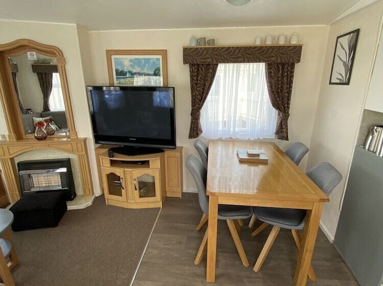 The Daxie 3 Bed Caravan In Butlins Skegness