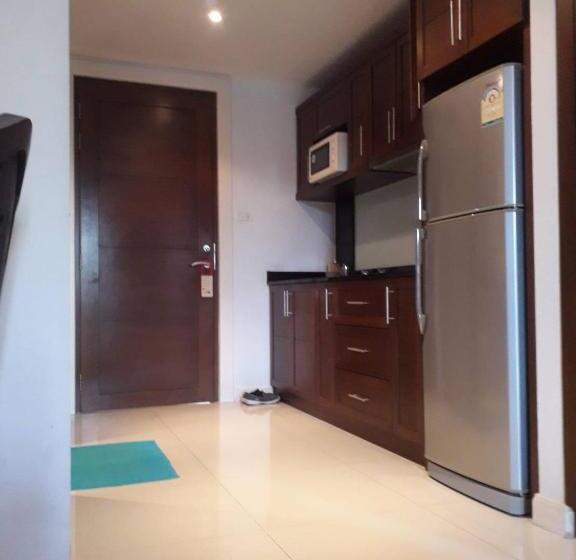 Jomtien Beach Penthouses Condo