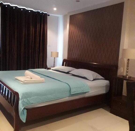 Jomtien Beach Penthouses Condo