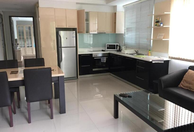 Jomtien Beach Penthouses Condo