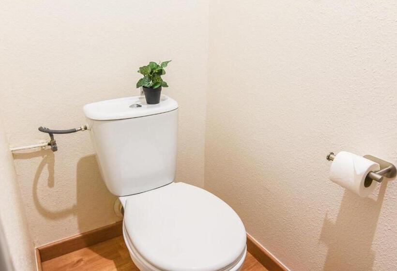 Lumineux   L Amazone   Gare