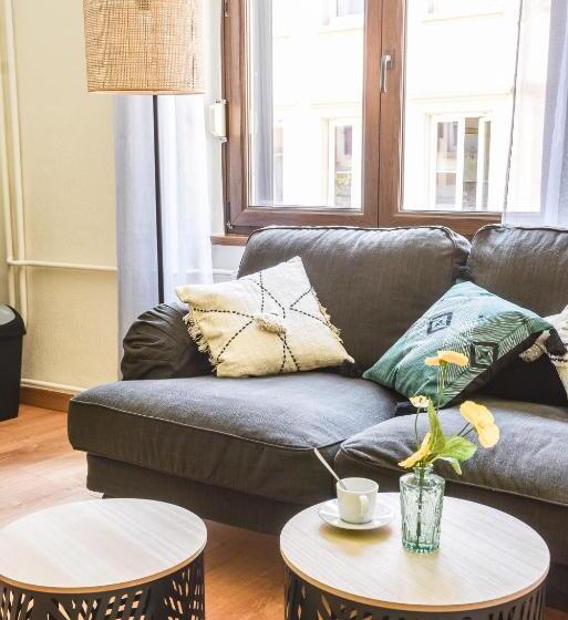 Lumineux   L Amazone   Gare