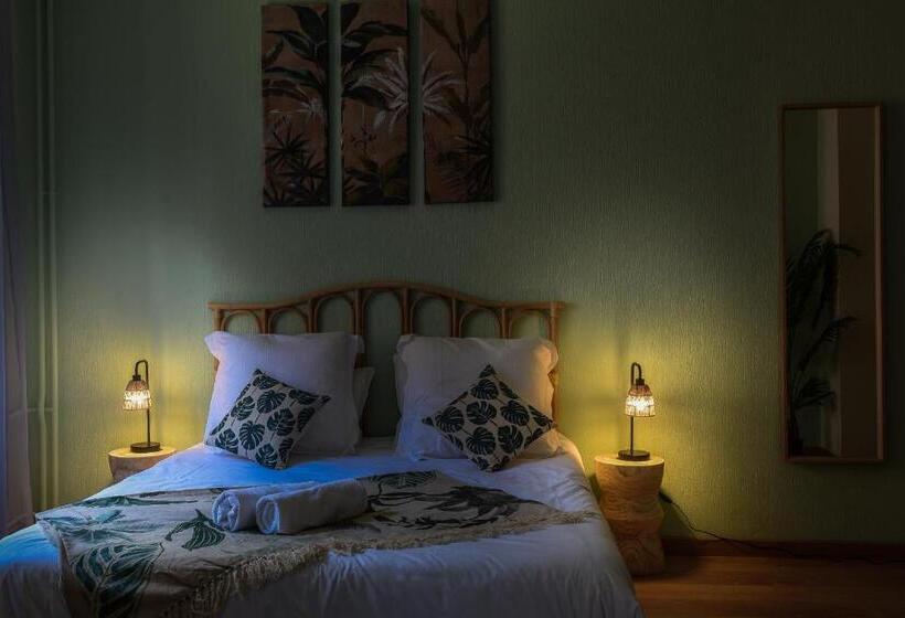 Lumineux   L Amazone   Gare