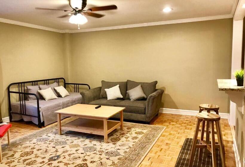 Laugh, Eat, Sleep Downtown Wine Down 9e