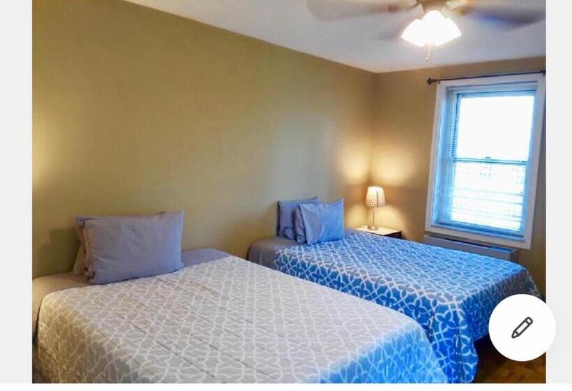 Laugh, Eat, Sleep Downtown Wine Down 9e