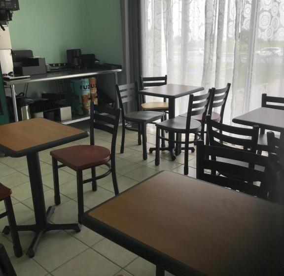 מוטל Bayfront Inn Biloxi