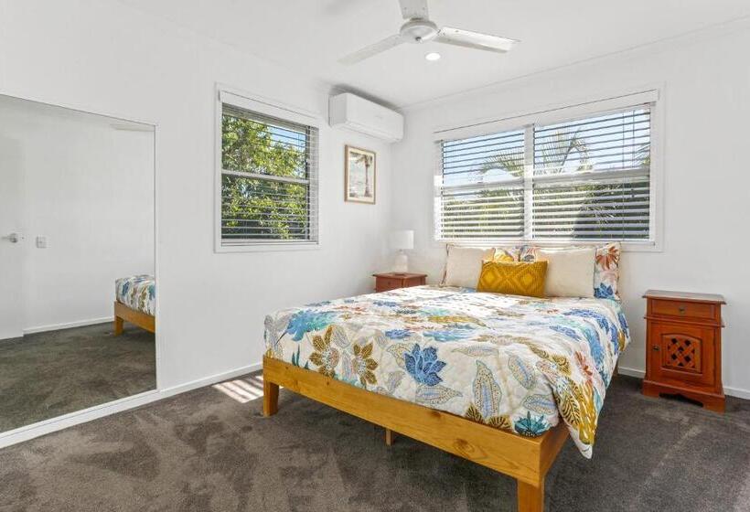 Peaceful Family Villa, Sunrise Beach