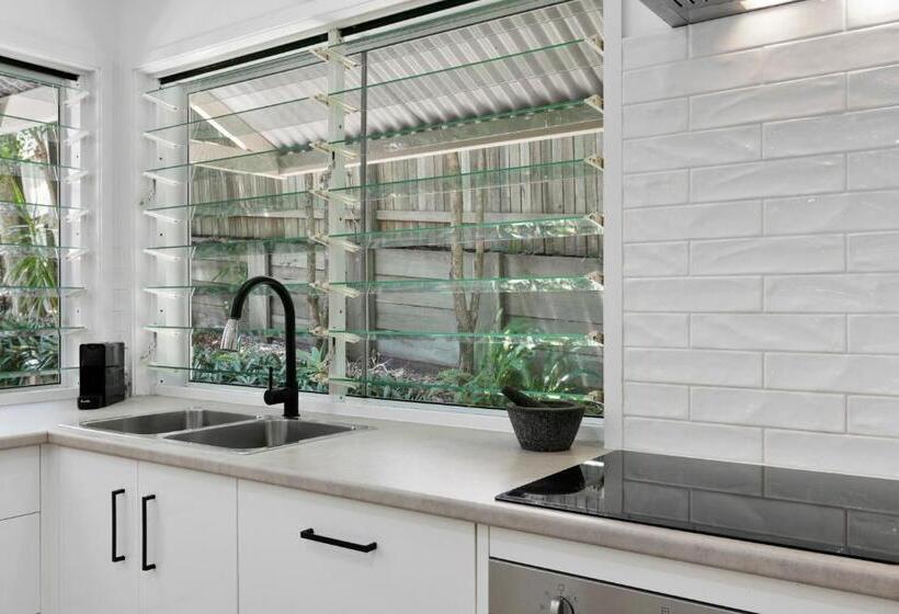 Peaceful Family Villa, Sunrise Beach