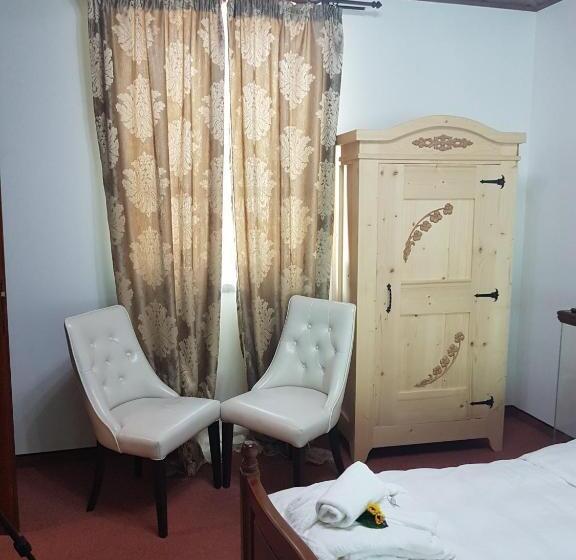 פנסיון вила поликсения петиня